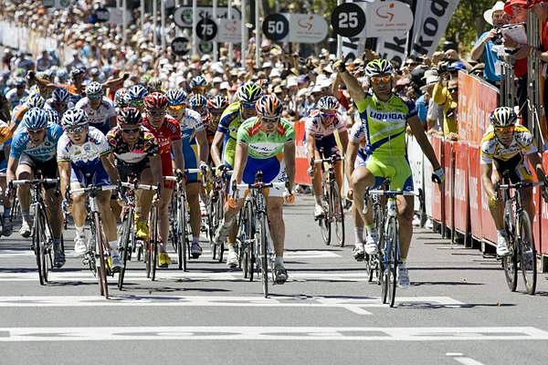 オージースプリンターの隙をついて勝利したフランチェスコ・キッキ(イタリア、リクイガス)