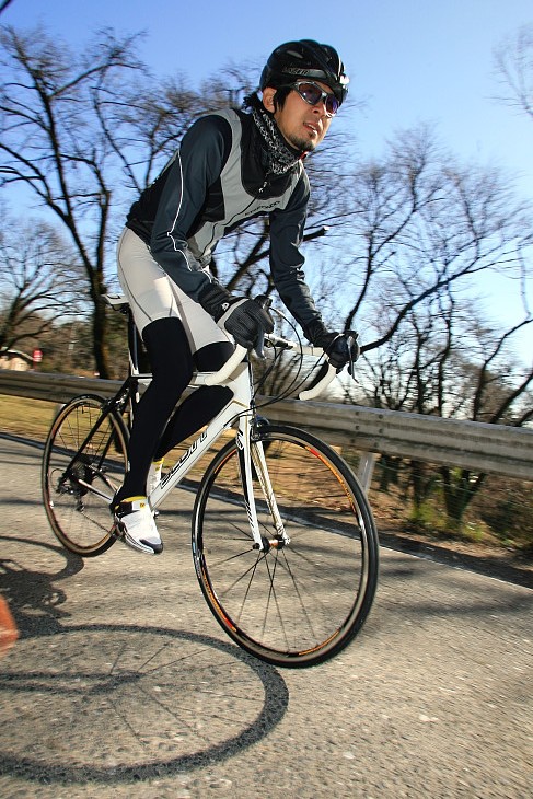 「軽量で、予想に反してコンフォートな乗り味」山本健一(バイクジャーナリスト)