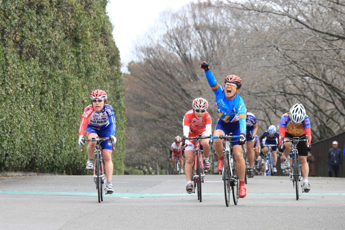 FR 上りスプリントを制した風間千嘉(スミタラバネロ)
