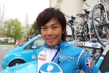 スタート前の新城幸也(Bboxブイグテレコム)