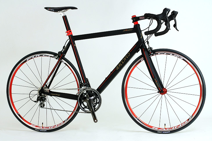 エヴァディオ・バッカス 105+フルクラムレーシング7限定モデル(カルマブラック)