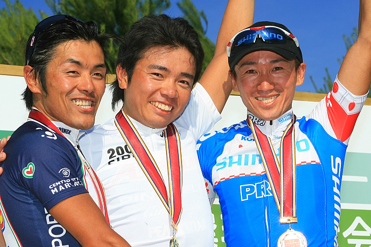 1位 西谷泰治(愛三工業レーシングチーム)、 2位 宮澤崇史(アミーカチップス・クナウフ)、3位 野寺秀徳(シマノレーシング)