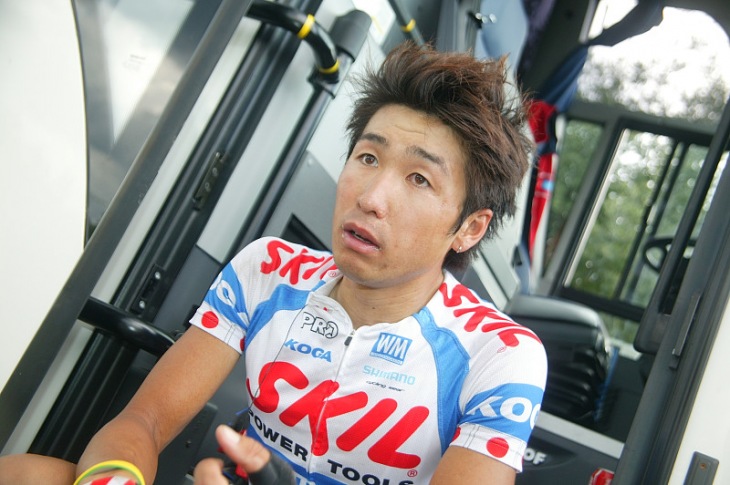 レース後にインタビューを受ける別府史之(日本、スキル・シマノ)
