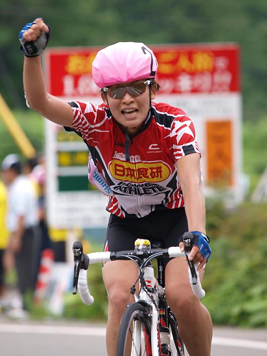 FRクラスの優勝は﨑本智子(日本食研実業団トライアスロン部)