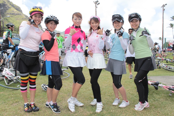 女性サイクリストもハワイを満喫!チャリフィスのみなさん、ひとみさん(鶴見辰吾夫人)、絹代さん