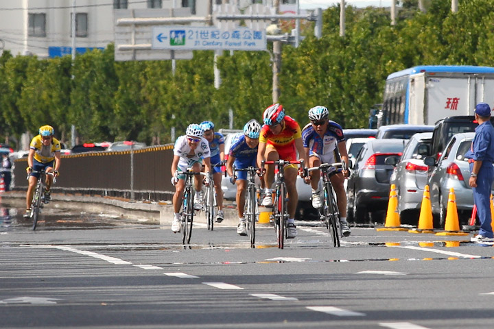 市民130kmゴール ゴール前の先頭争い