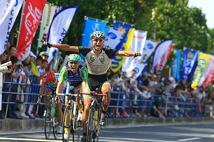 武井亨介(FORZA・フォルツァ!)が高岡亮寛(イナーメ・アイランド信濃山形)を下す