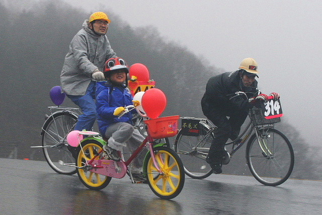 シティサイクルマラソンはママチャリで競うイベントだ(写真はイメージ:全日本ママチャリグランプリより)