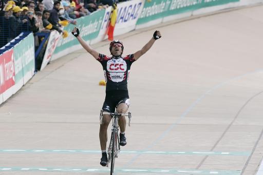 2006年のパリ〜ルーベで独走勝利を収めたファビアン・カンチェラーラ(スイス)