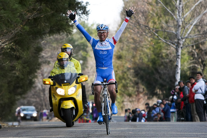 畑中勇介(シマノレーシング)が優勝
