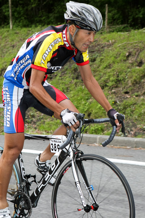 BR-1 3km地点、優勝の南島康一 (竹芝サイクルレーシング)が抜け出す