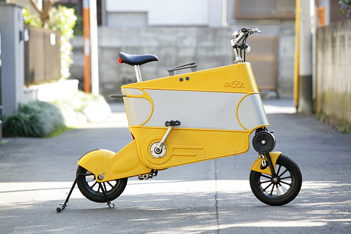 skoot トランクになる自転車というアイデアを高価な素材を使いながら、まとめあげた珍品自転車