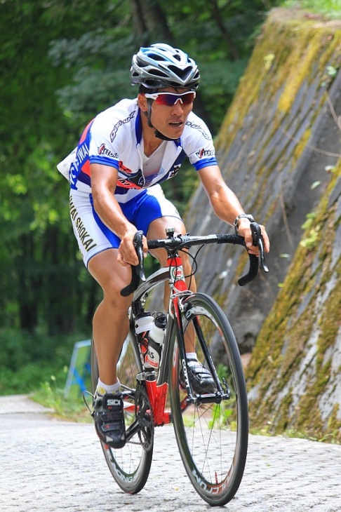 西園に食い下がる健闘を見せた 秋山尚徳(岩井商会GANWELL RACING)