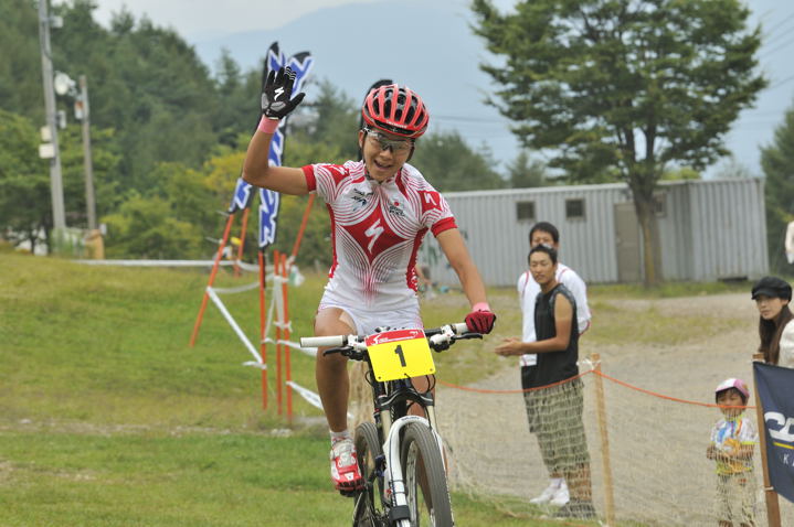 エリート女子 優勝片山梨絵(SPECIALIZED)