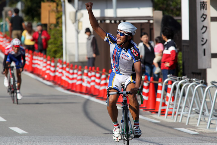 BR-1 篠崎友(MUUR ZERO)が優勝