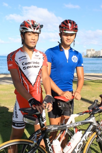 左は湘南ベルマーレコムレイド所属のBR-1レーサー橘田 脩平選手と、右は順天堂大学の中澤武士くん。ともに大学生の2人が参加者を力強くアシスト!連日大活躍してくれた。