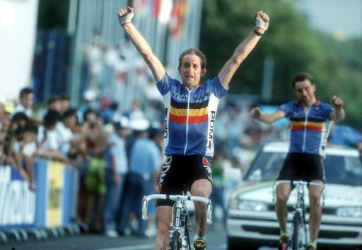 1990年ロード世界選手権 ワンツー勝利を飾ったルディー・ダーネンスとディーク・デヴォルフのベルギーコンビ