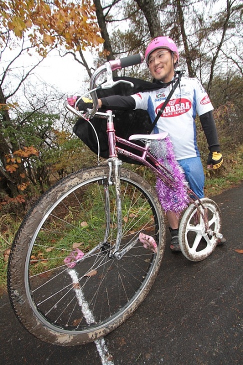 前輪大きすぎ!な驚異のファニーバイクはもちろんシングルスピード