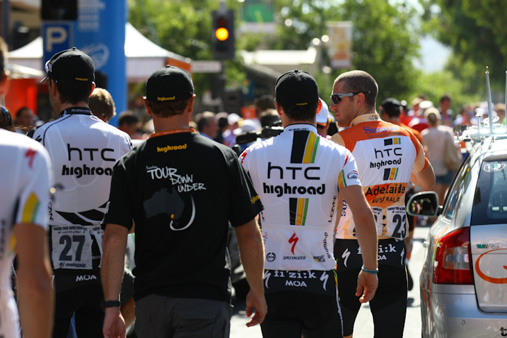 出走サインに向かうマシュー・ゴス(オーストラリア、HTC・ハイロード)