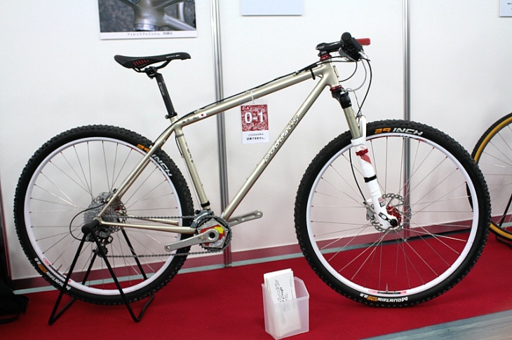 ドバッツ・ライノ・ハウス DOBBATS 29インチクロモリMTB Equipe29