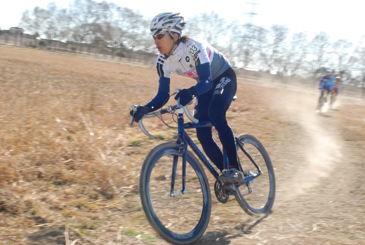積極的に先頭を走る合田正之(cycleclub 3UP)