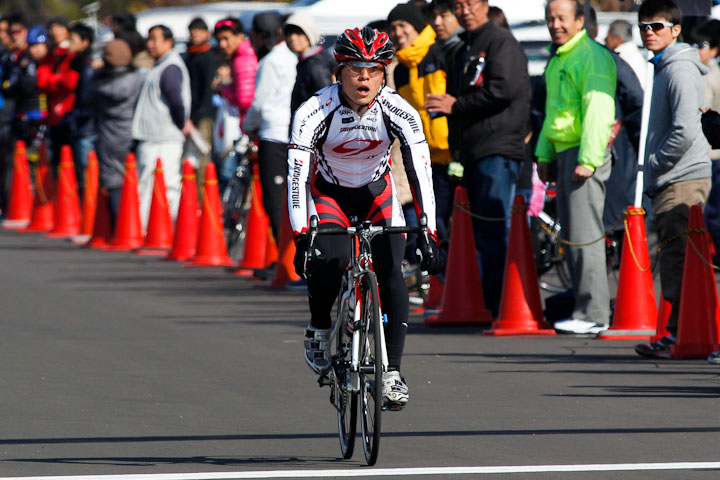 A-U 六峰亘(ブリヂストン・エスポワール)が優勝
