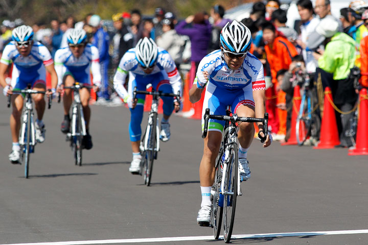 A-E 村上純平(シマノレーシング)が優勝