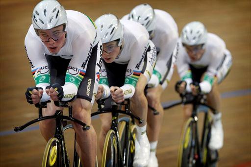 男子団体追い抜き 優勝したオーストラリア(ボブリッジ、デニス、ダーブリッジ、ヘップバーン)