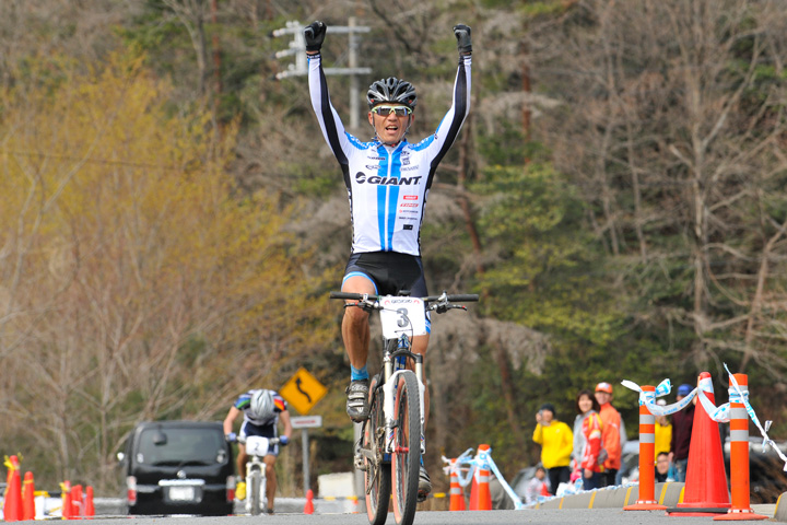 エリート男子優勝 門田基志(TEAM GIANT)
