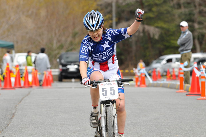 エリート女子優勝 山本佳苗(BMC)