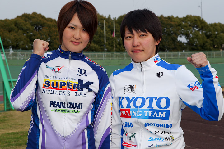 5月から競輪学校へ入学する女子競輪の白井美早子と近内稚明。このあとすぐにバンク練習へ