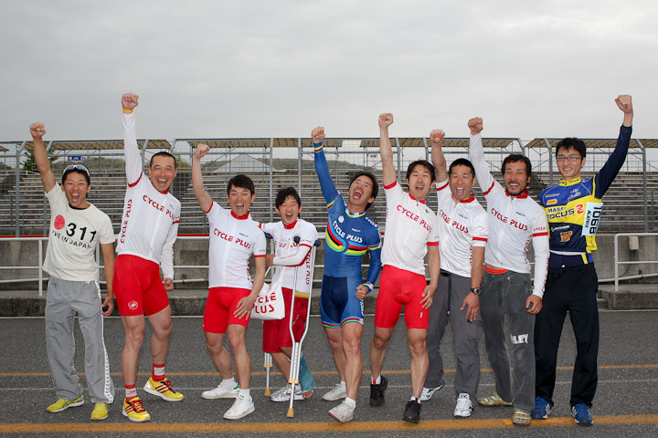 大会を盛り上げた広島のサイクルプラスと広島の選手たち