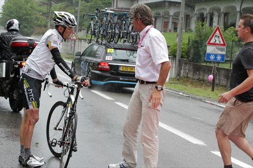 落車して股関節を骨折したマルコ・ピノッティ(イタリア、HTCハイロード)