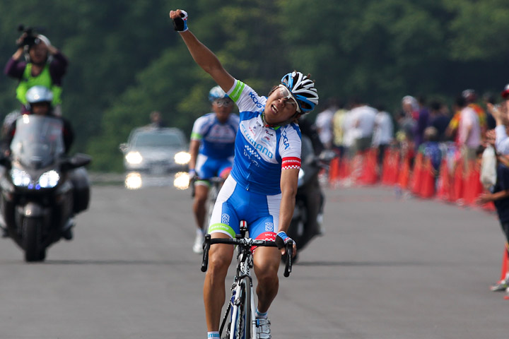 畑中勇介(シマノレーシング)が優勝