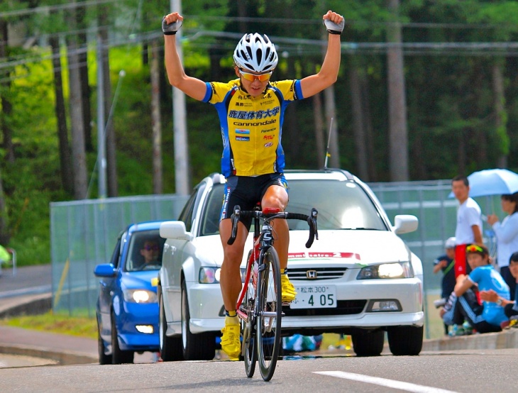 2010年は内間康平(現:ダンジェロアンティヌッティNIPPO)が優勝