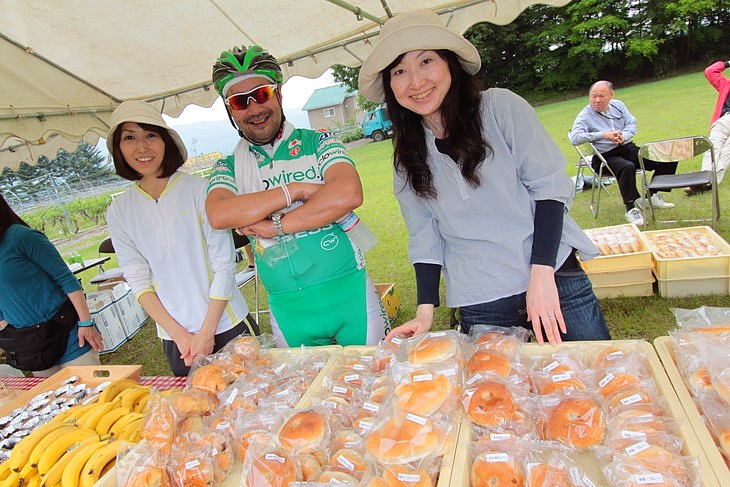 「やっぱ、食料を見ると力が湧いてくるねぇ。」 幸せそうです。