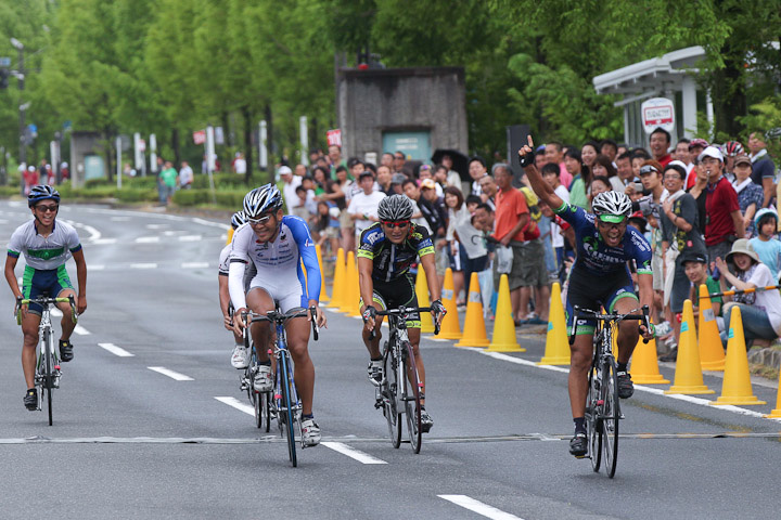 C1 ゴール 岡崎陽介(CIELVO NARA PRO CYCLINGTEAM)が優勝
