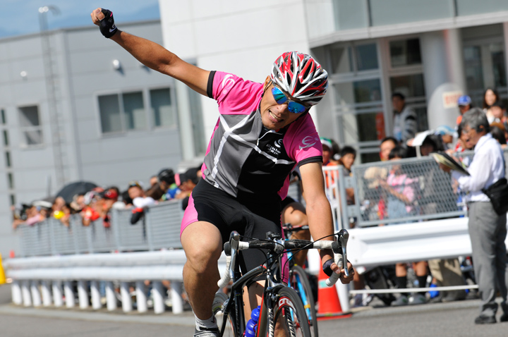 C2優勝 百地伸樹