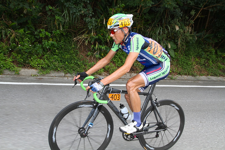 後続に4分近い差を持って独走する高岡亮寛(イナーメ・アイランド信濃山形)
