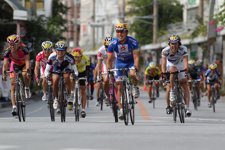 市民140kmのスプリントを制した笹木哲雄（チームセカンドウインド鹿児島）