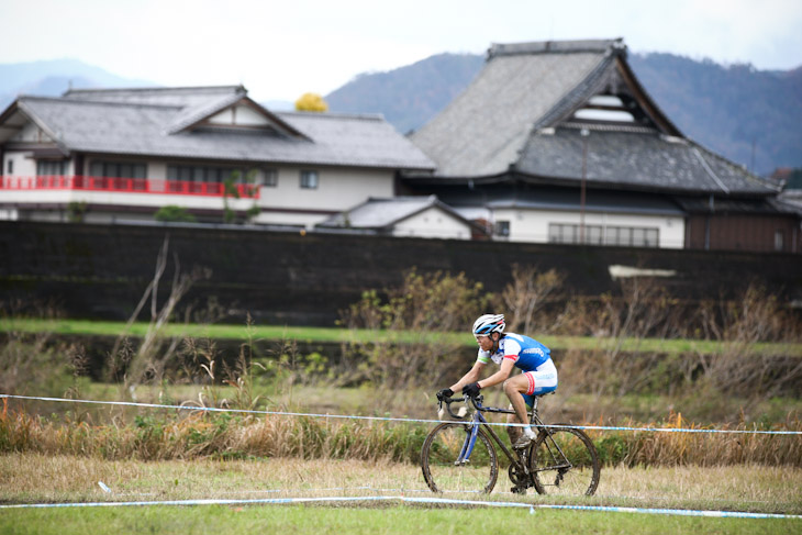 C1 松井を引き離した畑中勇介(シマノレーシング)が単独3番手に