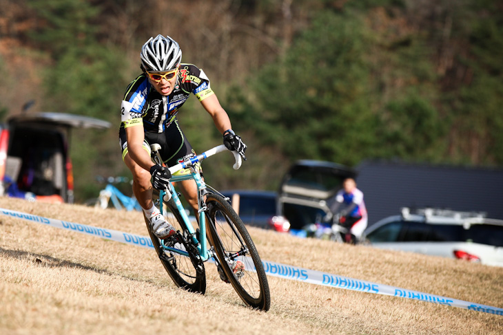 エリート男子 ゴールに向かって独走する竹之内悠(Team Eurasia-Fondriest bikes)