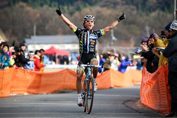 エリート男子 優勝を飾った竹之内悠(Team Eurasia-Fondriest bikes)