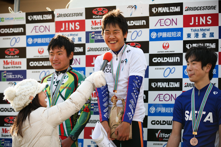 ジュニア表彰台