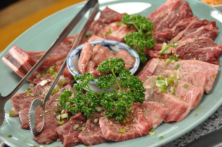 美味しそうなお肉!早く頂きましょうよ!
