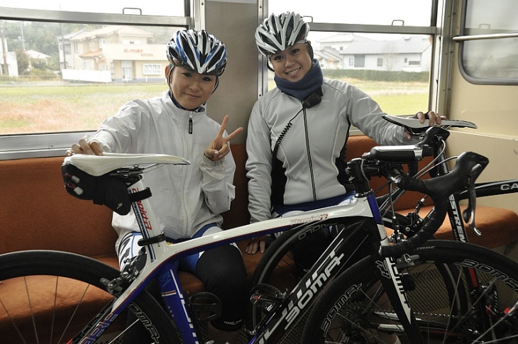 車内には自転車をそのまま持ち込むことができる(写真はイメージ)