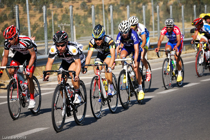第3ステージ 内間康平(日本、チームNIPPO)を含む逃げグループ