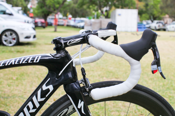 チームサクソバンク スペシャライズド・S-WORKS VENGE 宮澤崇史はラウンド形状のハンドルを使用