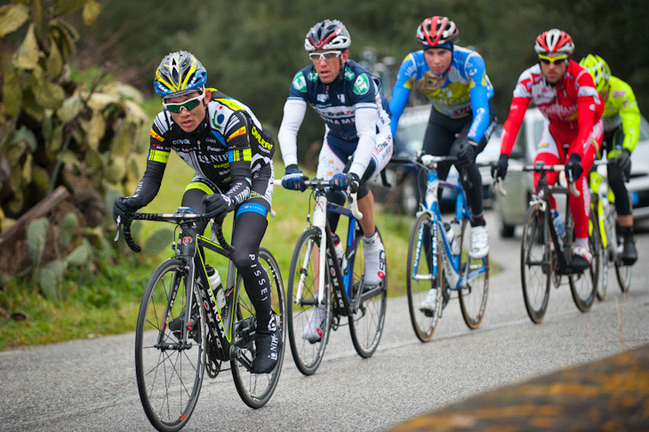 2012年イタリアのレースで走る中根英登(チームNIPPO)