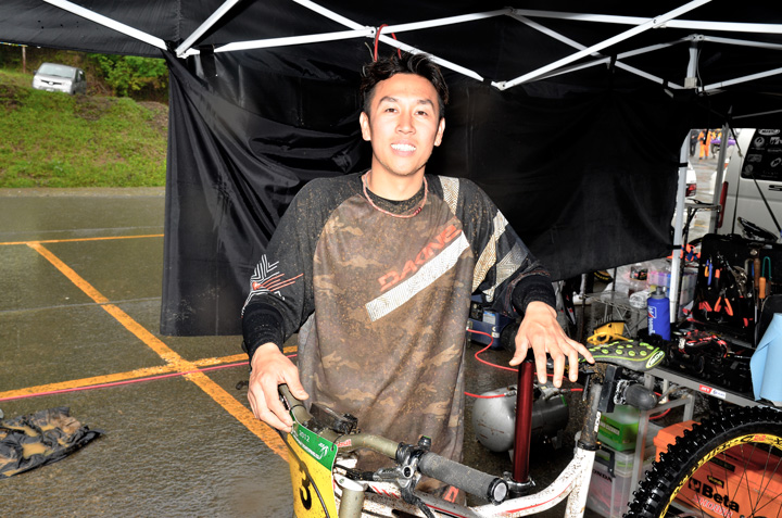 JシリーズDHI第一戦DHI男子優勝の井手川直樹(Devinci/SUNSPI.com)